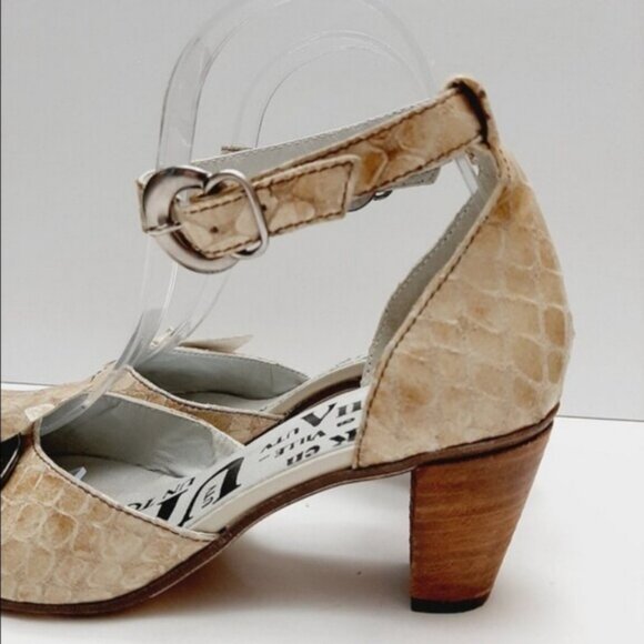 UN TOUR EN VILLE Snake Pattern Beige Pointy Toe Heels Leather Shoes Sz 7.5 - 8 - Picture 10 of 16